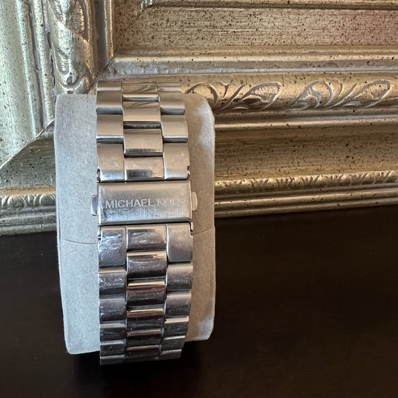 Michael Kors oversized runway chronograph - Picture 3 of 4